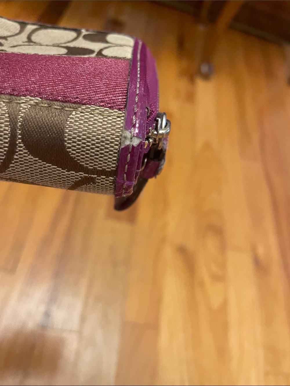 Vintage Coach Cardholder Zip Wallet. Magenta Pink/Tan. Monogram Signature C  GUC - Picture 8 of 12